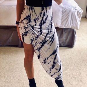 Asymmetrical white and dark blue skirt small